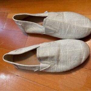 Toms Cream Loafers Slip-On Shoes